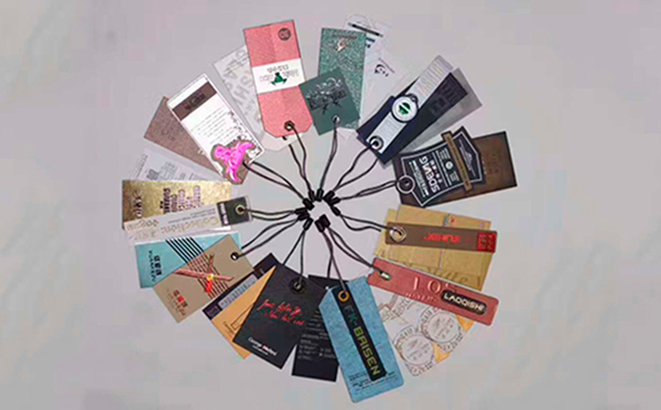 智彤印刷廠服裝吊牌遠(yuǎn)銷國內(nèi)外！